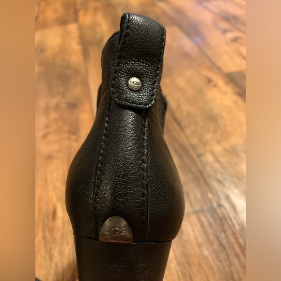 UGG black leather heeled booties-womens: size 8 - Picture 6 of 11